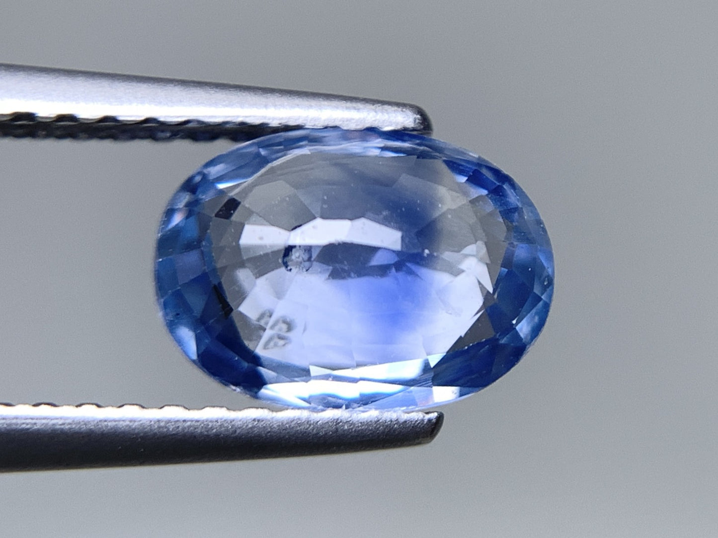 サファイア 天然 1.549ct 宝石ソーティング付き 8.3㎜×6.0㎜×3.1㎜ ルース（ 裸石 ） 6520Y