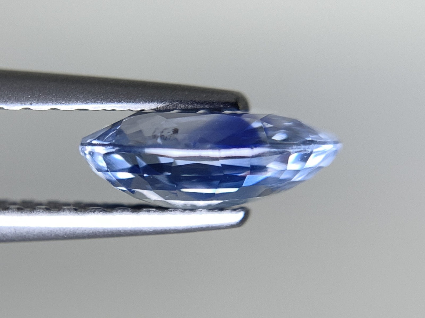 サファイア 天然 1.549ct 宝石ソーティング付き 8.3㎜×6.0㎜×3.1㎜ ルース（ 裸石 ） 6520Y