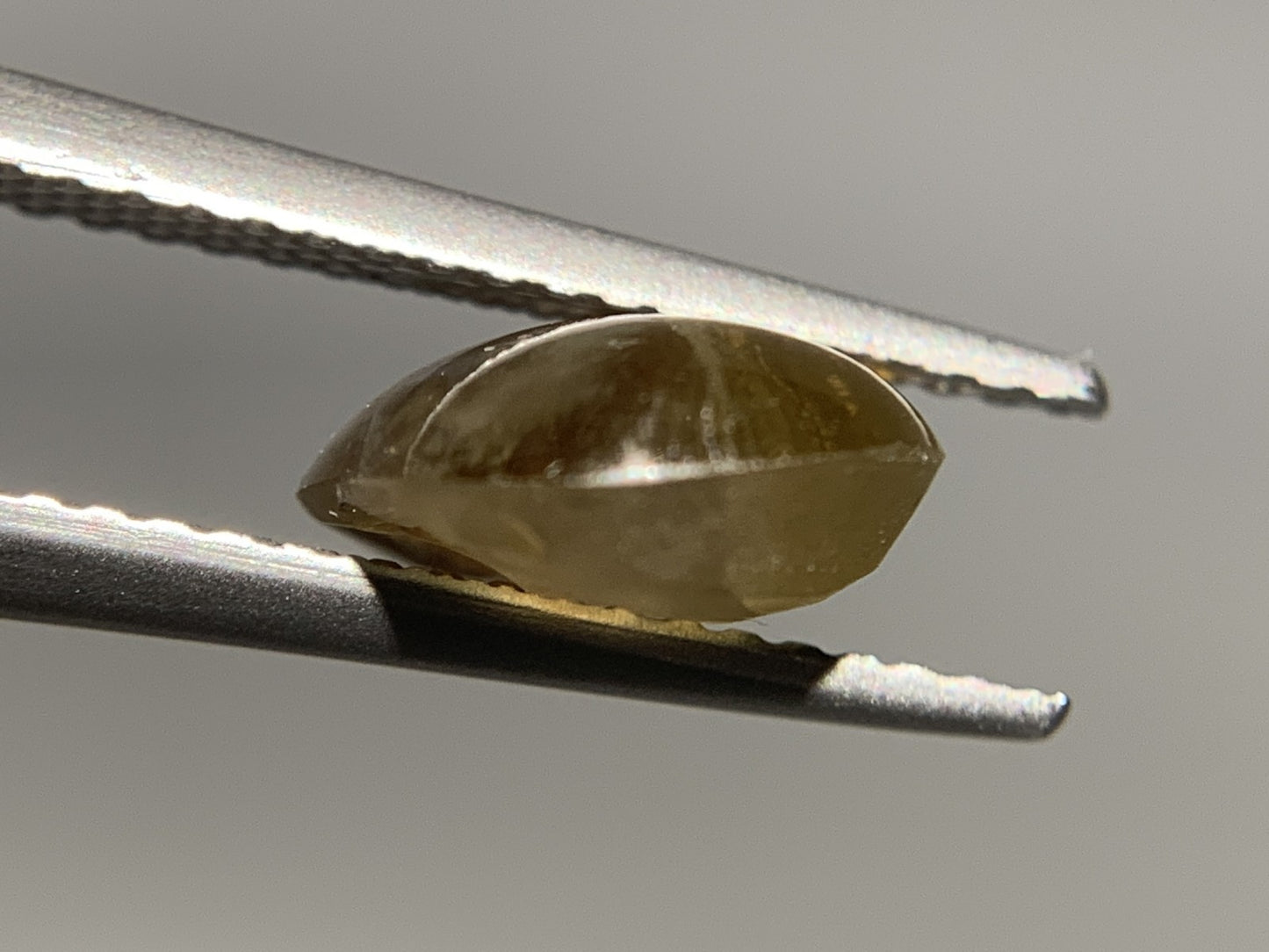 クリソベリルキャッツアイ 天然 3.126ct 宝石ソーティング付き 9.1㎜×9.1㎜×4.1㎜ ルース（ 裸石 ） 6306Y