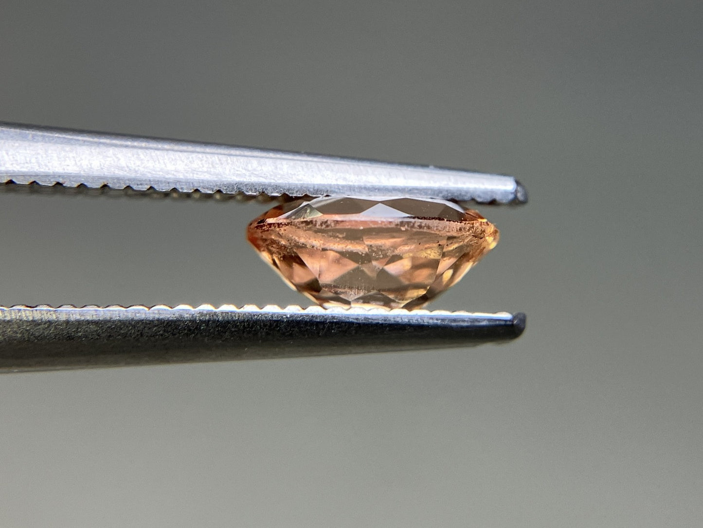 インペリアルトパーズ 天然  1.069ct  宝石ソーティング付き  7.1㎜×5.7㎜×3.1㎜  ルース（ 裸石 ）  5109YY