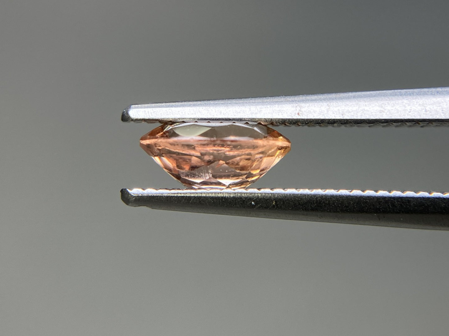 インペリアルトパーズ 天然  1.069ct  宝石ソーティング付き  7.1㎜×5.7㎜×3.1㎜  ルース（ 裸石 ）  5109YY