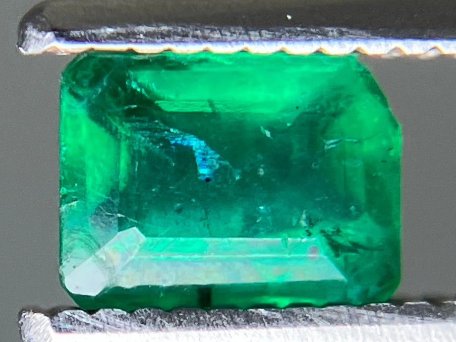 エメラルド 天然 0.550ct 宝石ソーティング付き 5.4㎜×4.1㎜×2.9㎜ ルース（ 裸石 ） 8279YY