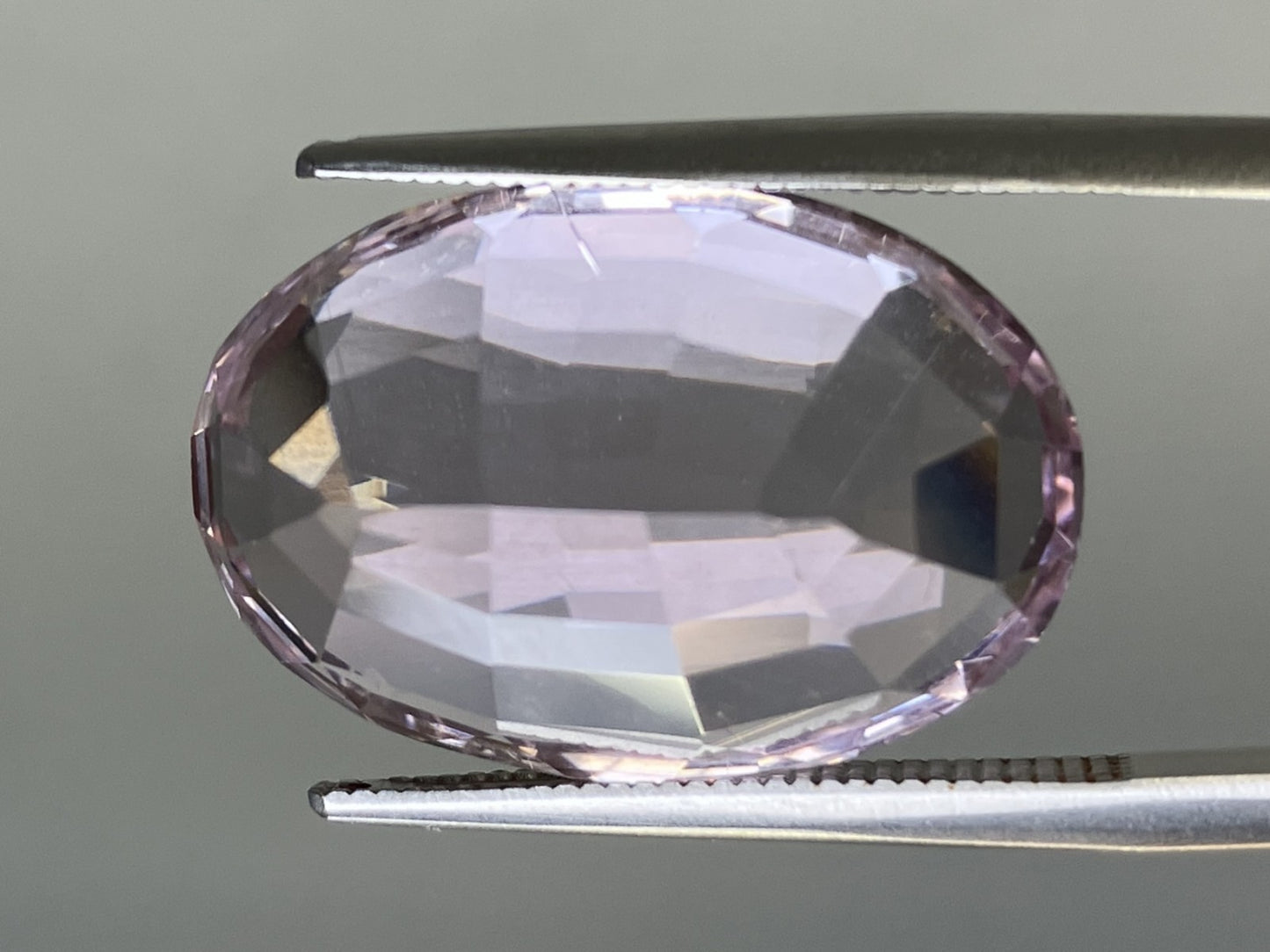 クンツァイト 天然 22.409ct 中央宝石ソーティング付き 20.70㎜×14.12㎜×10.72㎜ 天然 ルース（ 裸石 ） 5133YY