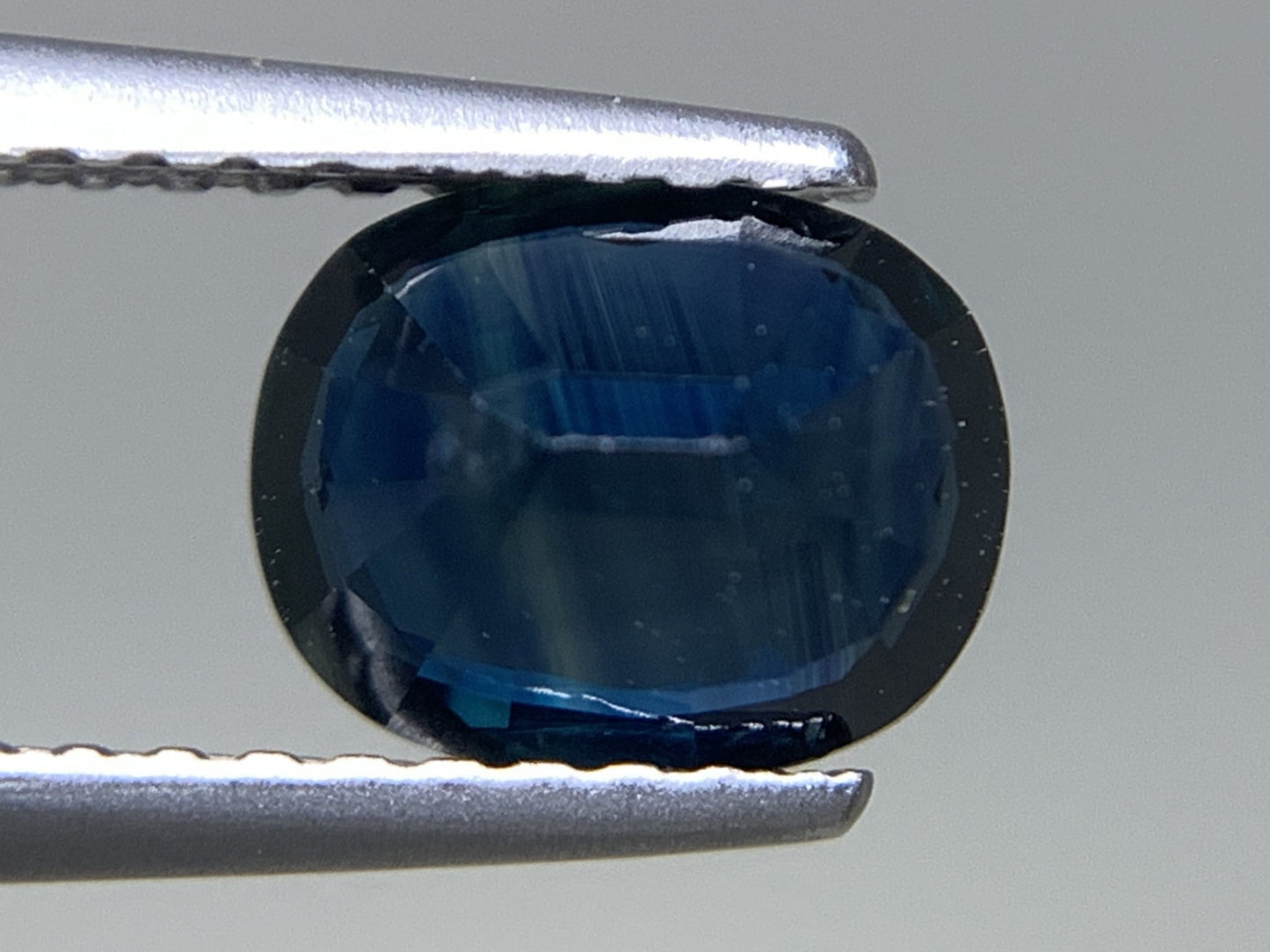 サファイア 天然 1.369ct 宝石ソーティング付き 7.1㎜×5.7㎜×3.6㎜ ルース（ 裸石 ） 8040Y