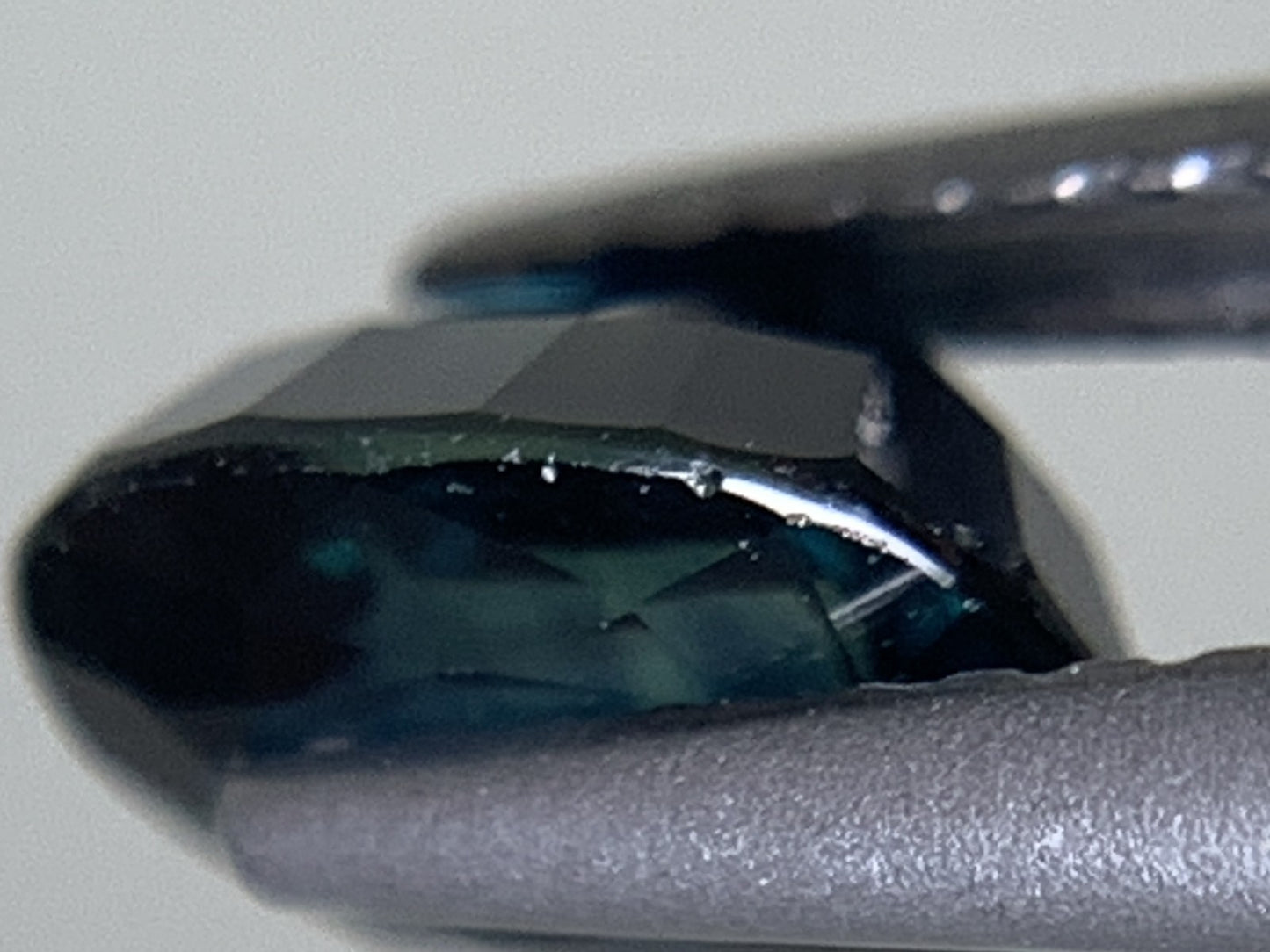 サファイア 天然 1.369ct 宝石ソーティング付き 7.1㎜×5.7㎜×3.6㎜ ルース（ 裸石 ） 8040Y