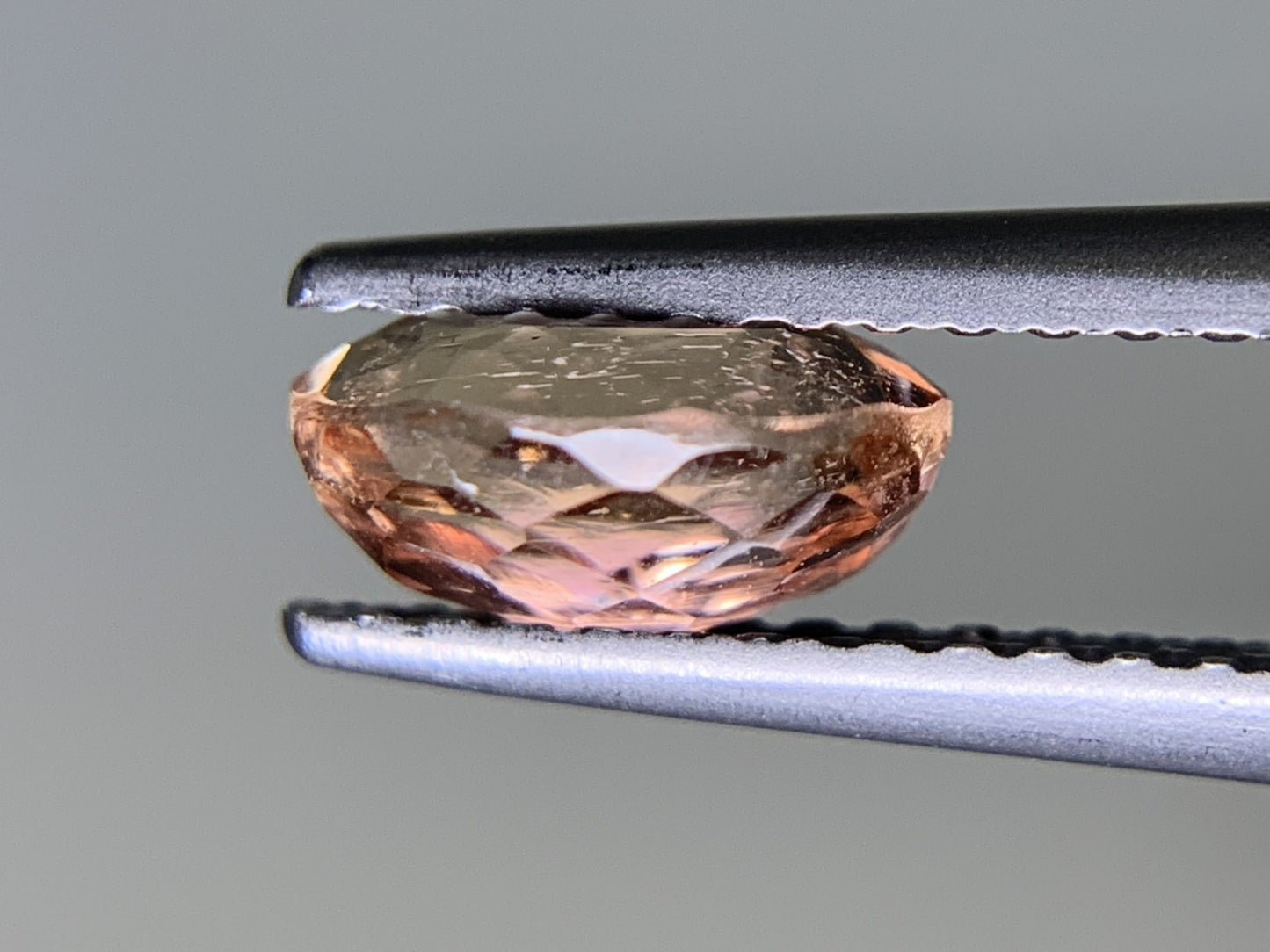 インペリアルトパーズ 1.083ct  宝石ソーティング付き  7.0㎜×5.2㎜×3.4㎜　  ルース（ 裸石 ） 1795Y