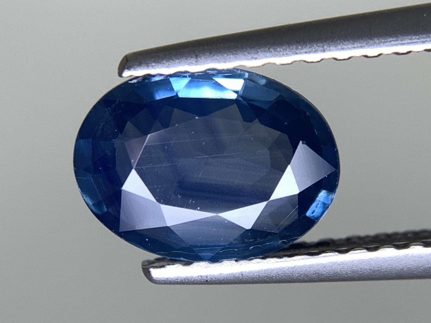 サファイア 天然 1.287ct 宝石ソーティング付き 7.9㎜×5.9㎜×2.6㎜ ルース（ 裸石 ） 8135Y