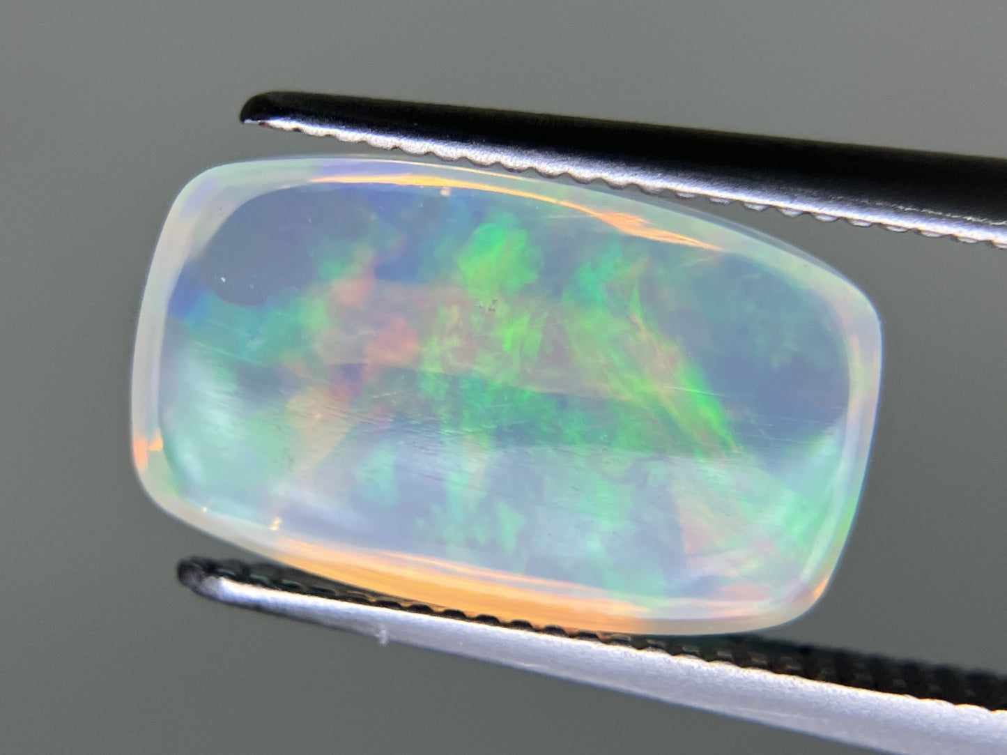 オパール 2.294ct 宝石ソーティング付き  13.2㎜×7.9㎜×4.0㎜  ルース（ 裸石 ） 3486YY