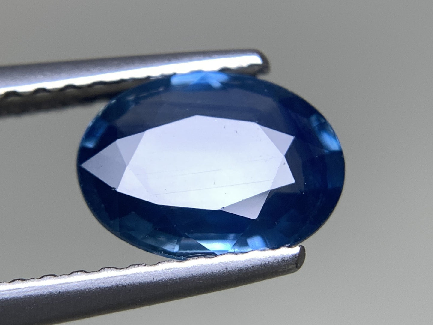サファイア 天然 1.287ct 宝石ソーティング付き 7.9㎜×5.9㎜×2.6㎜ ルース（ 裸石 ） 8135Y