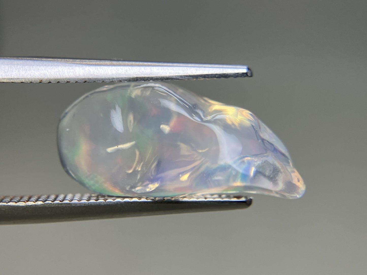 オパール 天然  5.592ct  宝石ソーティング付き  18.4㎜×9.1㎜×8.4㎜  ルース（ 裸石 ）  5268YY