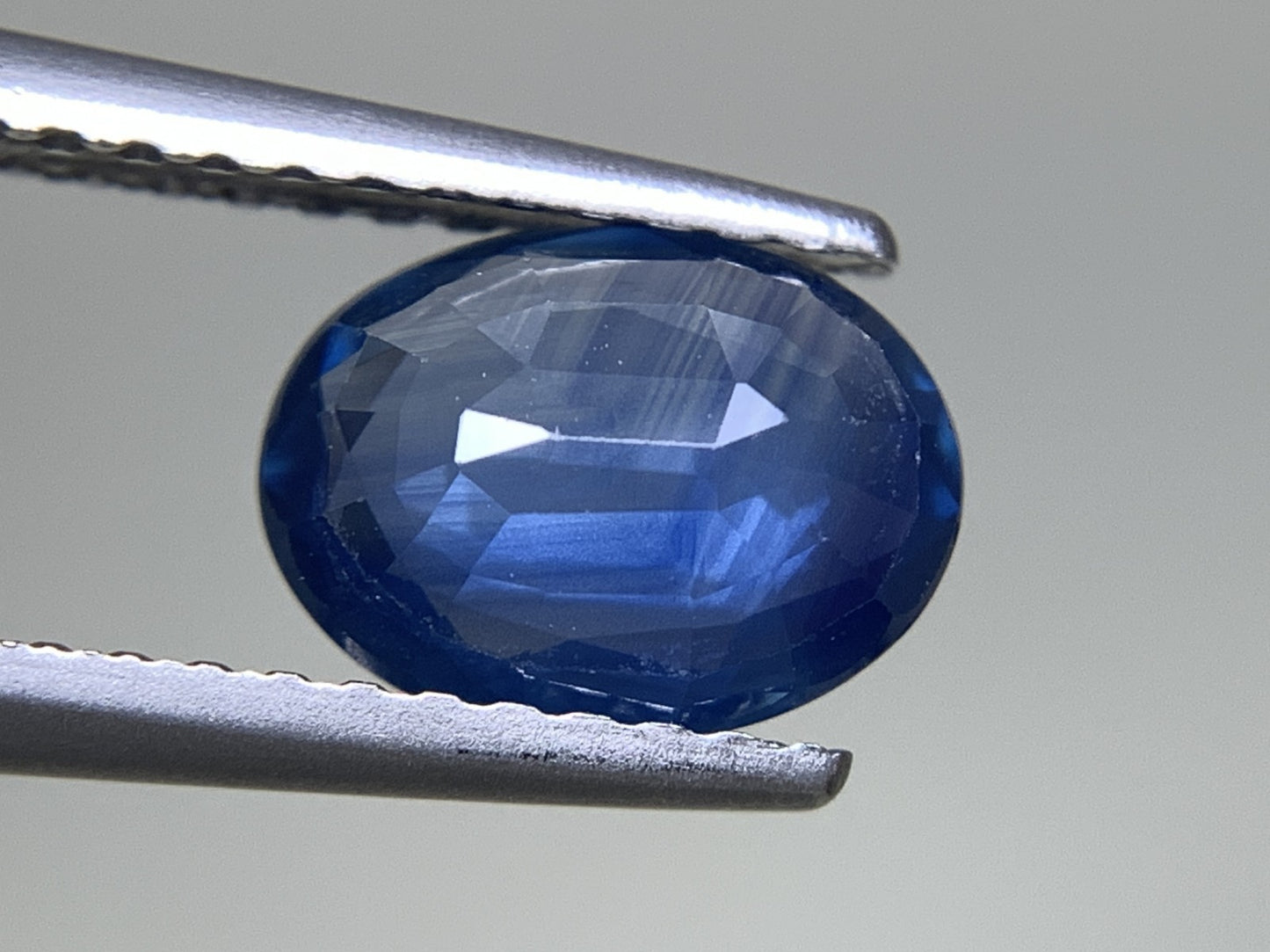 サファイア 天然 1.287ct 宝石ソーティング付き 7.9㎜×5.9㎜×2.6㎜ ルース（ 裸石 ） 8135Y