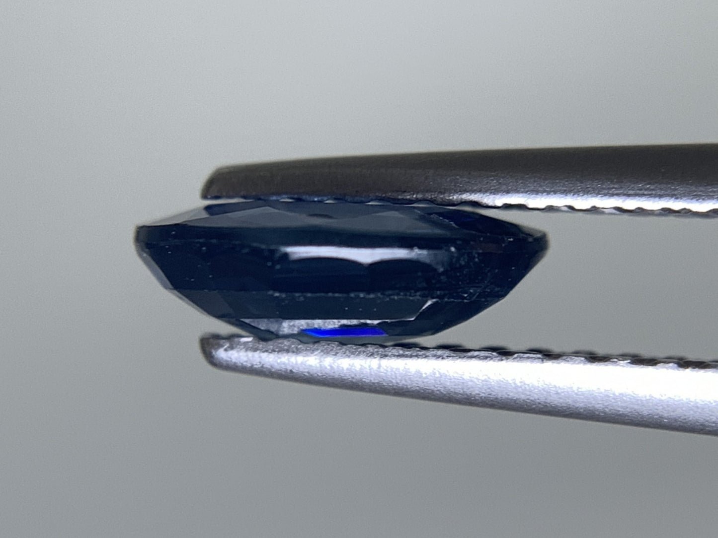 サファイア 天然 1.287ct 宝石ソーティング付き 7.9㎜×5.9㎜×2.6㎜ ルース（ 裸石 ） 8135Y