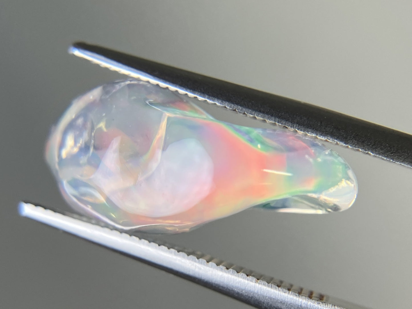 オパール 天然  5.592ct  宝石ソーティング付き  18.4㎜×9.1㎜×8.4㎜  ルース（ 裸石 ）  5268YY