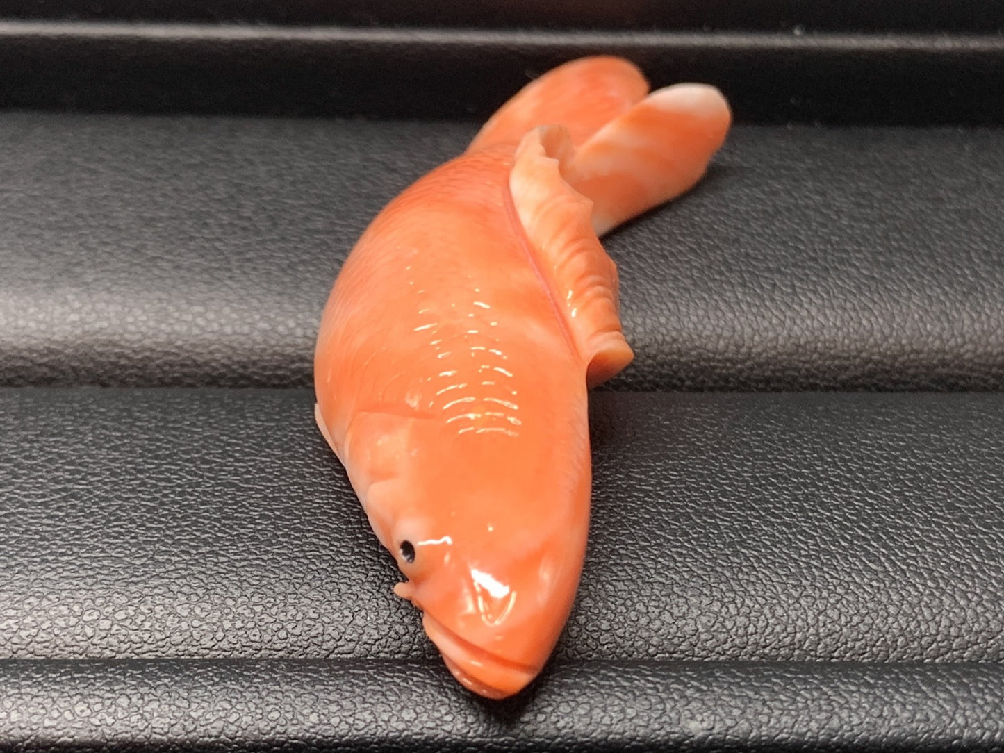 サンゴ　（さんご　珊瑚） 天然 81.40ct　宝石鑑別書付き 64.7㎜×20.0㎜×11.4㎜ ルース（ 裸石 ） 7160Y
