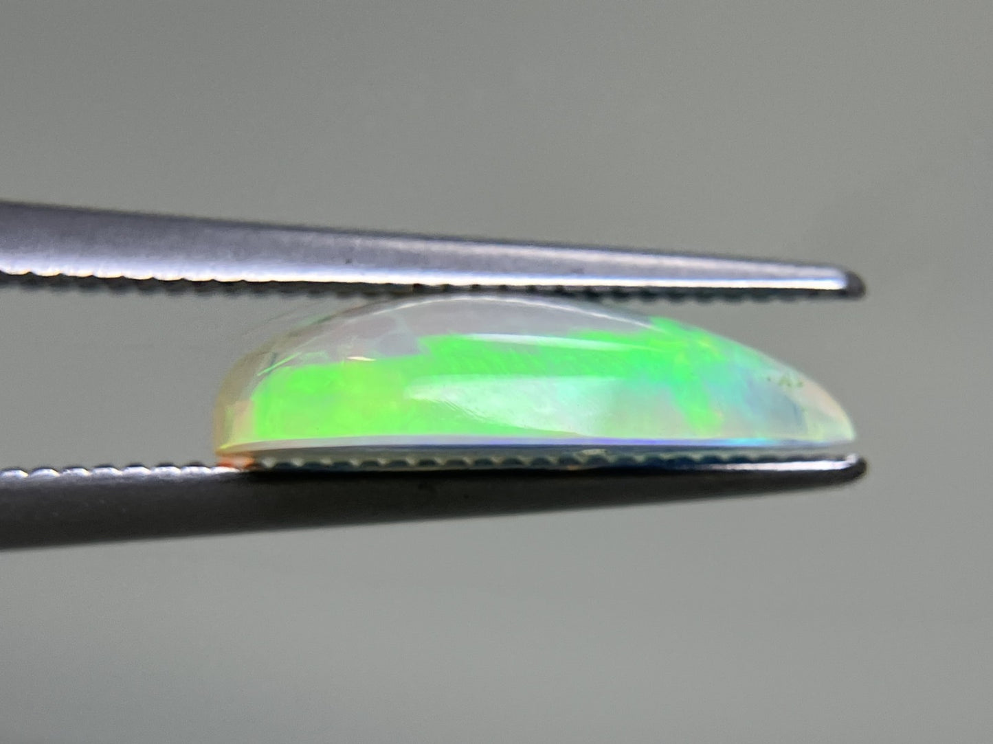 オパール 1.848ct 宝石ソーティング付き  13.3㎜×7.8㎜×3.6㎜  ルース（ 裸石 ） 3593YY