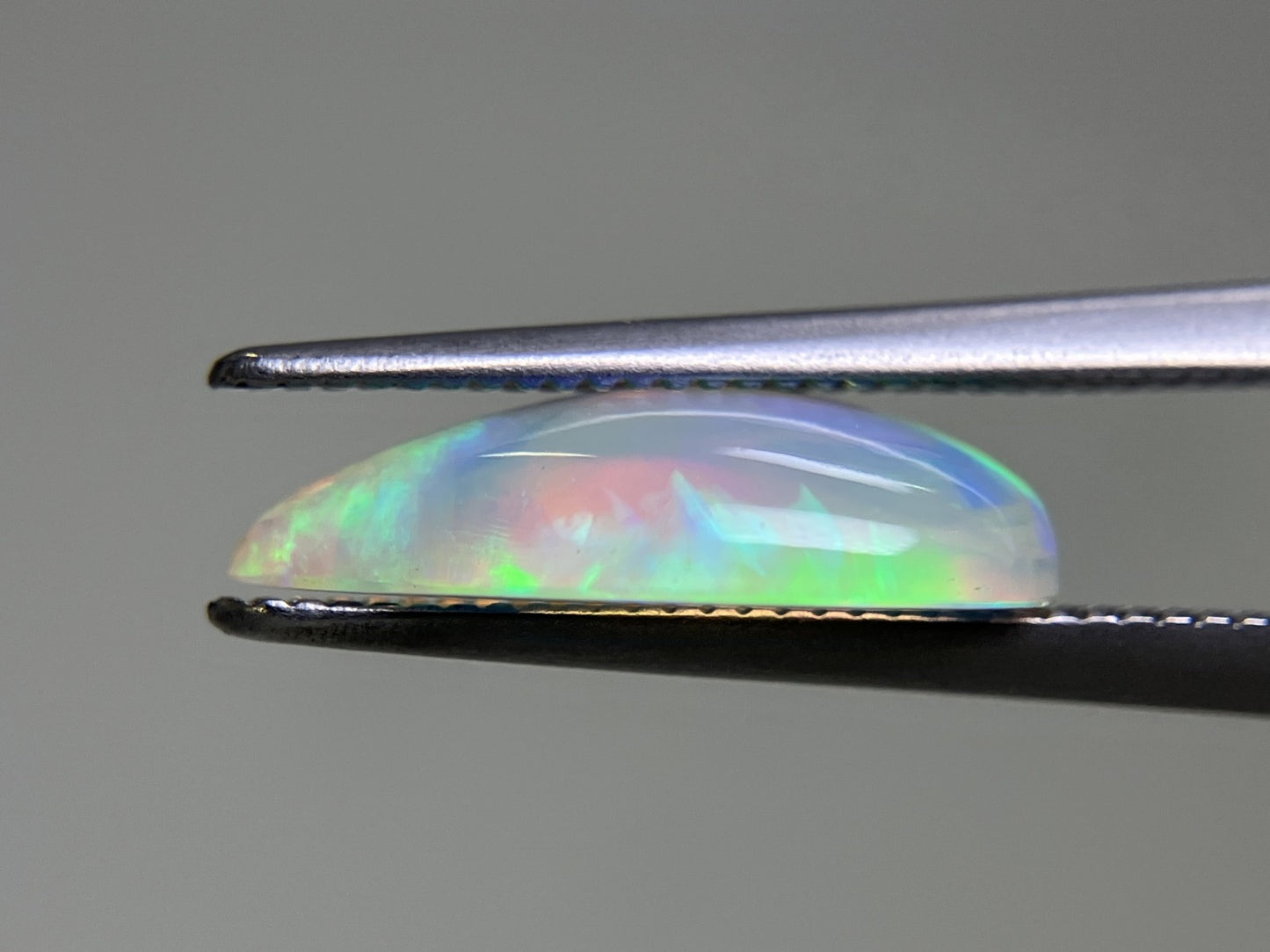 オパール 1.848ct 宝石ソーティング付き  13.3㎜×7.8㎜×3.6㎜  ルース（ 裸石 ） 3593YY