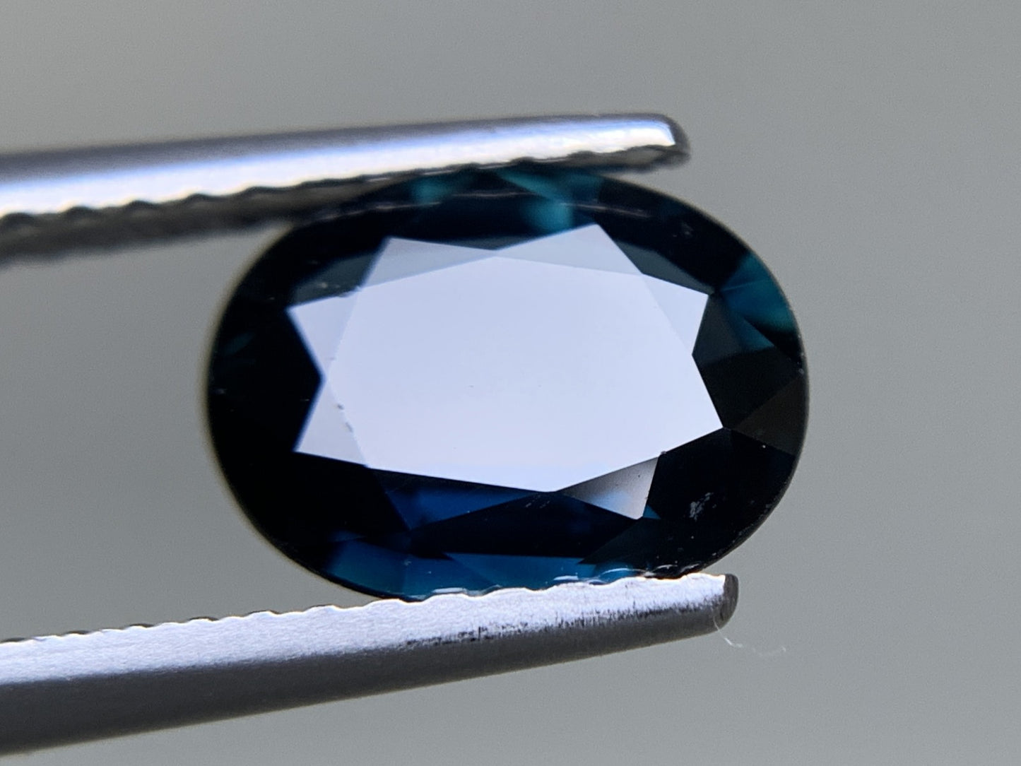 サファイア 天然 1.680ct 宝石ソーティング付き 8.5㎜×6.7㎜×3.1㎜ ルース（ 裸石 ） 8044Y