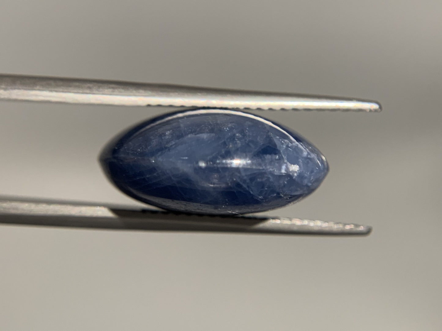 スターサファイア 天然 20.673ct 中央宝石ソーティング付き 16.9㎜×15.4㎜×7.9㎜ ルース（ 裸石 ） 6340Y