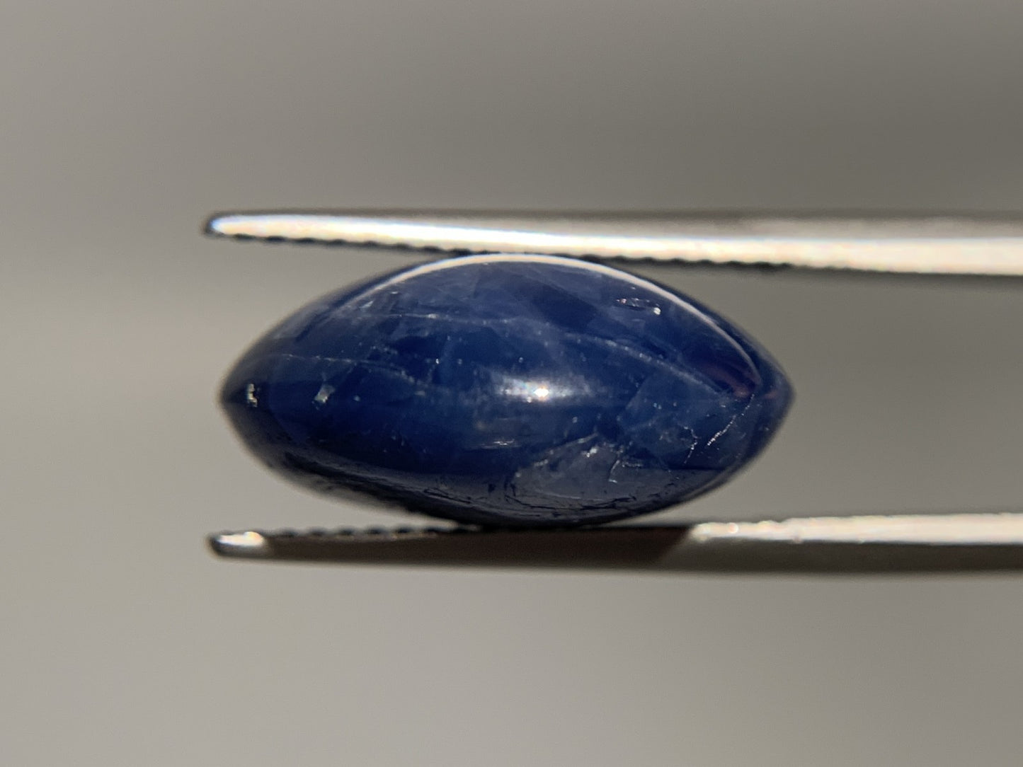 スターサファイア 天然 20.673ct 中央宝石ソーティング付き 16.9㎜×15.4㎜×7.9㎜ ルース（ 裸石 ） 6340Y