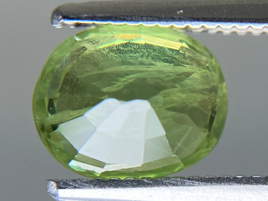 グリーンサファイア 1.848ct 宝石ソーティング付き 7.5㎜×6.1㎜×4.3㎜ 天然 ルース（ 裸石 ） 8321YY