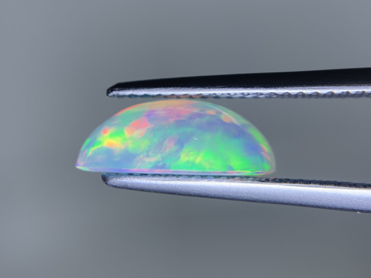 オパール 2.870ct 宝石ソーティング付き  13.0㎜×9.0㎜×4.9㎜  ルース（ 裸石 ） 3923Y
