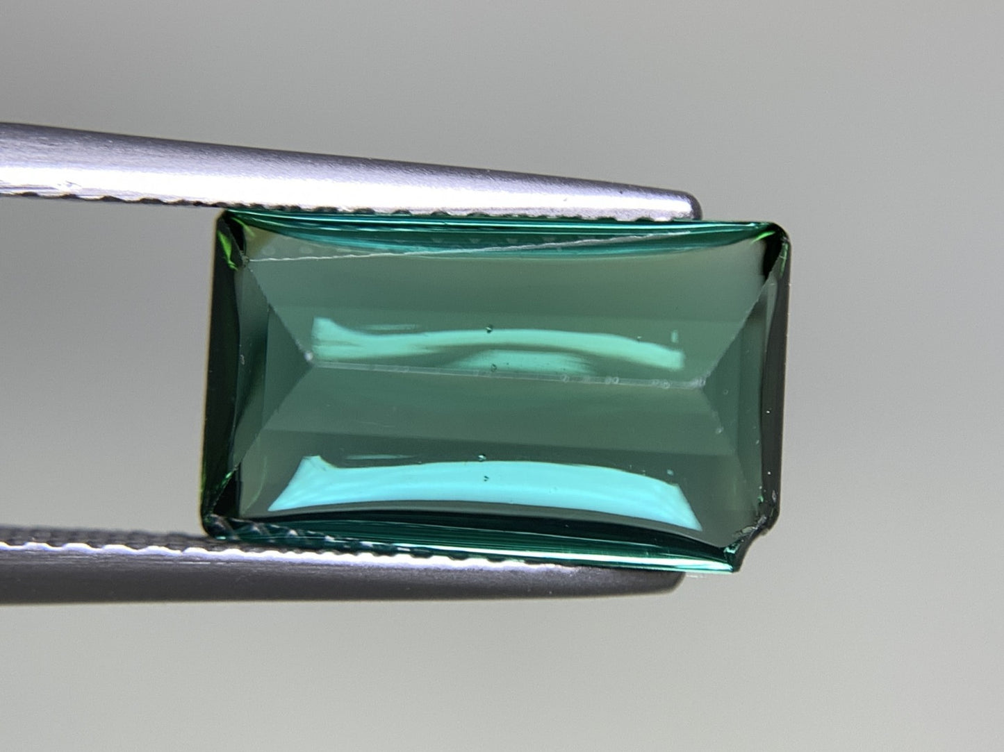 トルマリン 4.925ct  宝石ソーティング付き  13.0㎜×7.8㎜×5.5㎜  天然 ルース（ 裸石 ） 4691Y