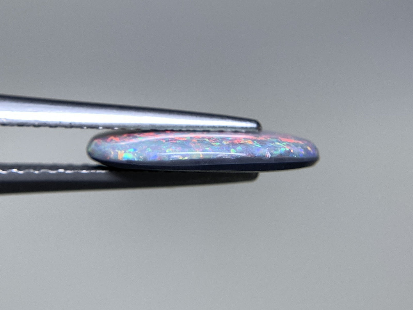 ブラックオパール 天然 1.711ct 中央宝石ソーティング付き 13.3㎜×8.7㎜×2.2㎜ ルース（ 裸石 ） 7102Y