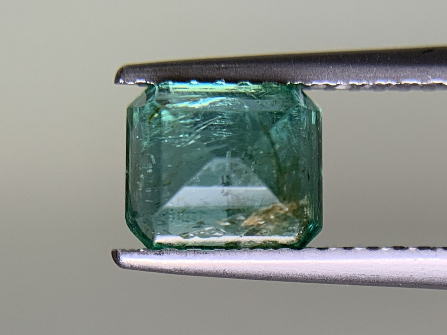 エメラルド 1.563ct 宝石ソーティング付き  6.7㎜×5.8㎜×4.7㎜  ルース（ 裸石 ） 3144Y