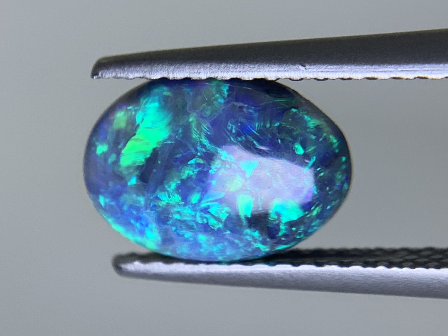 ブラックオパール 天然 1.536ct 中央宝石ソーティング付き 9.5㎜×6.7㎜×3.9㎜ ルース（ 裸石 ） 6246Y