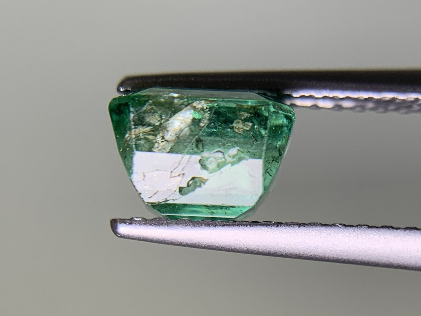 エメラルド 1.563ct 宝石ソーティング付き  6.7㎜×5.8㎜×4.7㎜  ルース（ 裸石 ） 3144Y