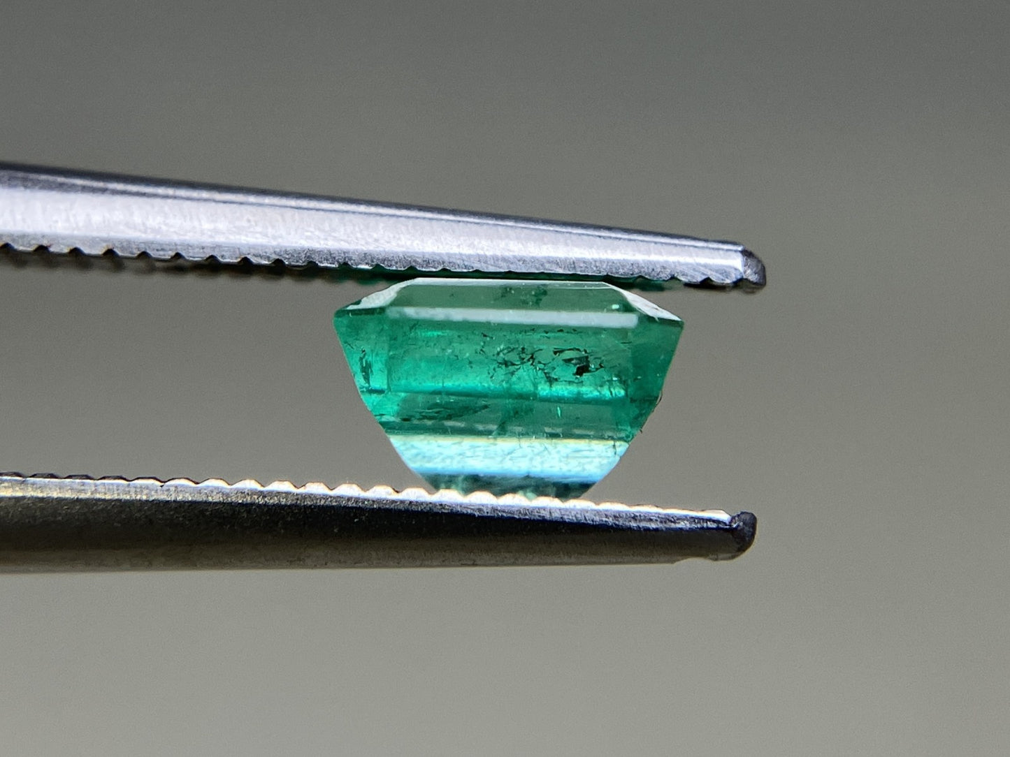 エメラルド 天然 1.107ct 中央宝石ソーティング付き 6.30㎜×6.16㎜×4.07㎜ 天然 ルース（ 裸石 ） 5452YY