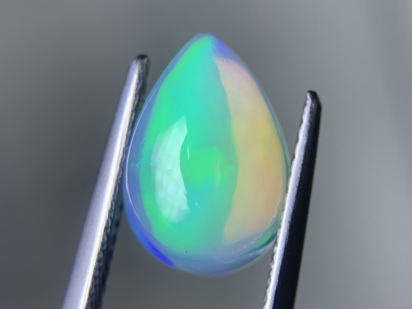 オパール 2.258ct 宝石ソーティング付き  12.3㎜×8.7㎜×4.8㎜  ルース（ 裸石 ） 3913Y