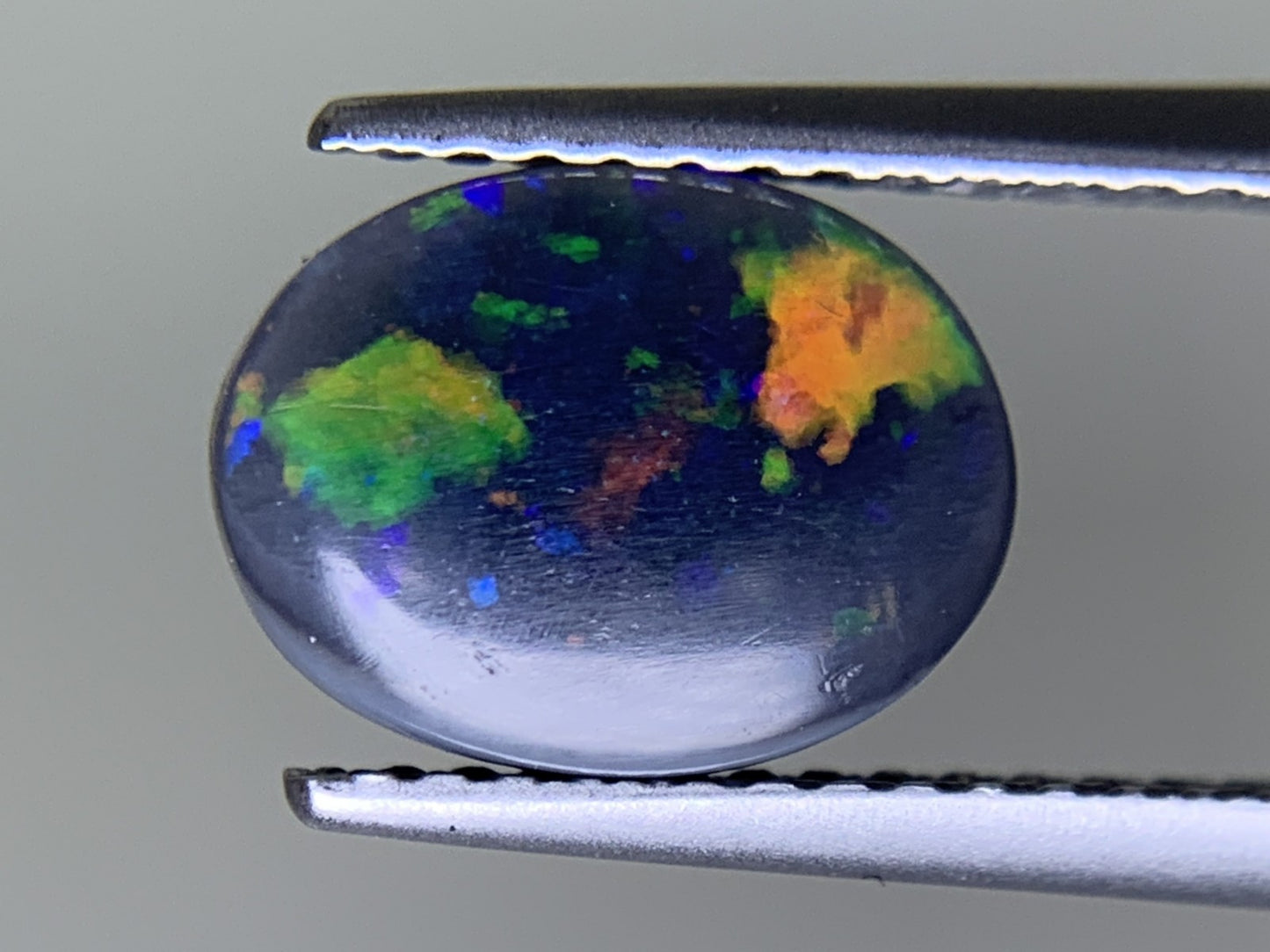 ブラックオパール 天然 1.734ct 中央宝石ソーティング付き 9.6㎜×7.3㎜×3.8㎜ ルース（ 裸石 ） 6271Y