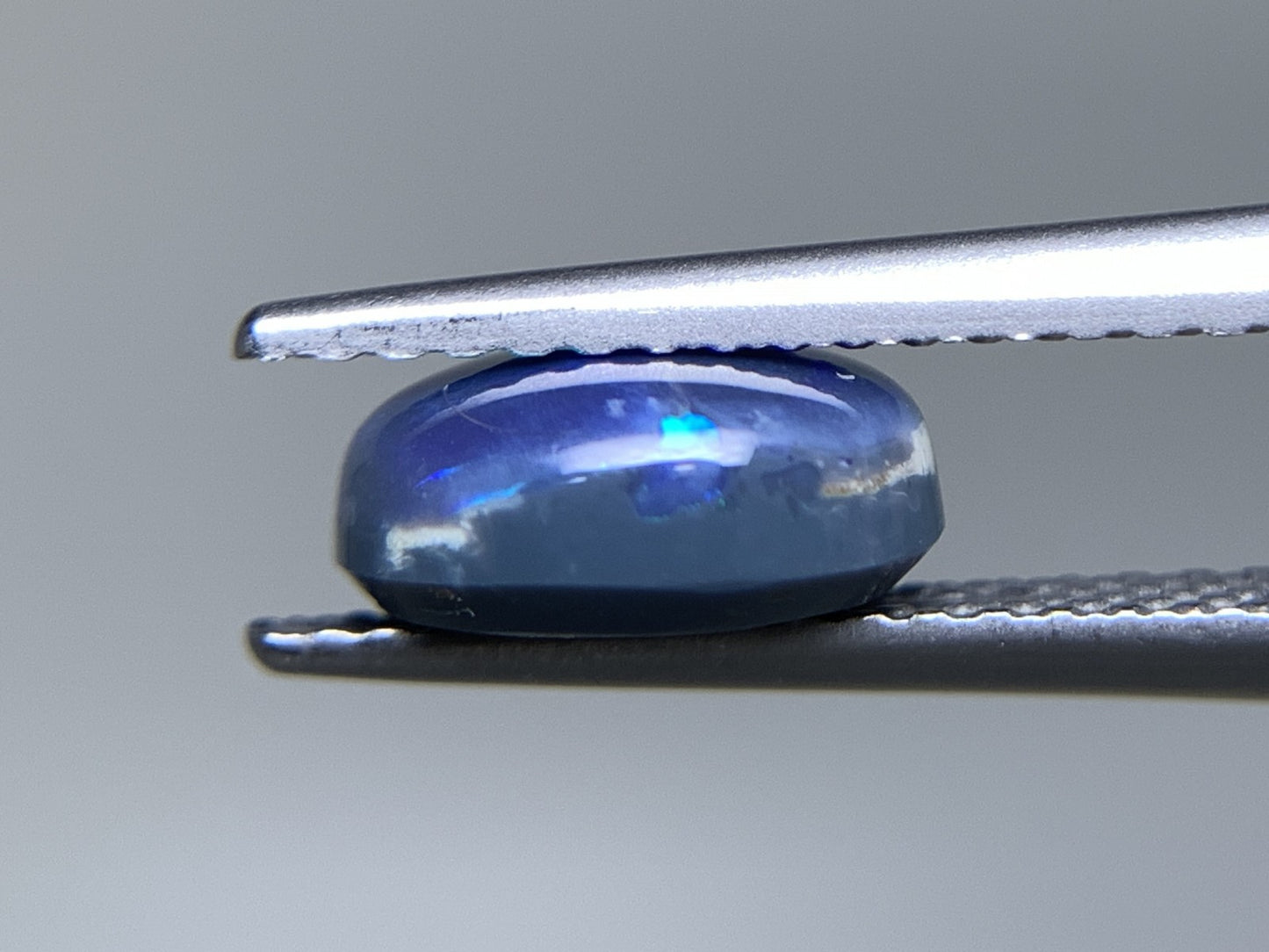 ブラックオパール 天然 1.283ct 中央宝石ソーティング付き 8.2㎜×6.6㎜×3.6㎜ ルース（ 裸石 ） 7098Y