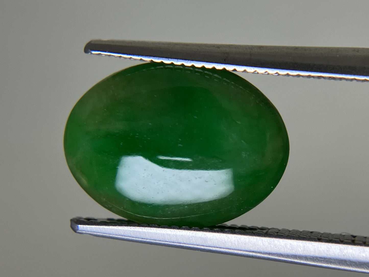 ヒスイ 翡翠 天然 3.869ct 宝石ソーティング付き 12.7㎜×9.5㎜×3.3㎜ ルース（ 裸石 ） 5286YY