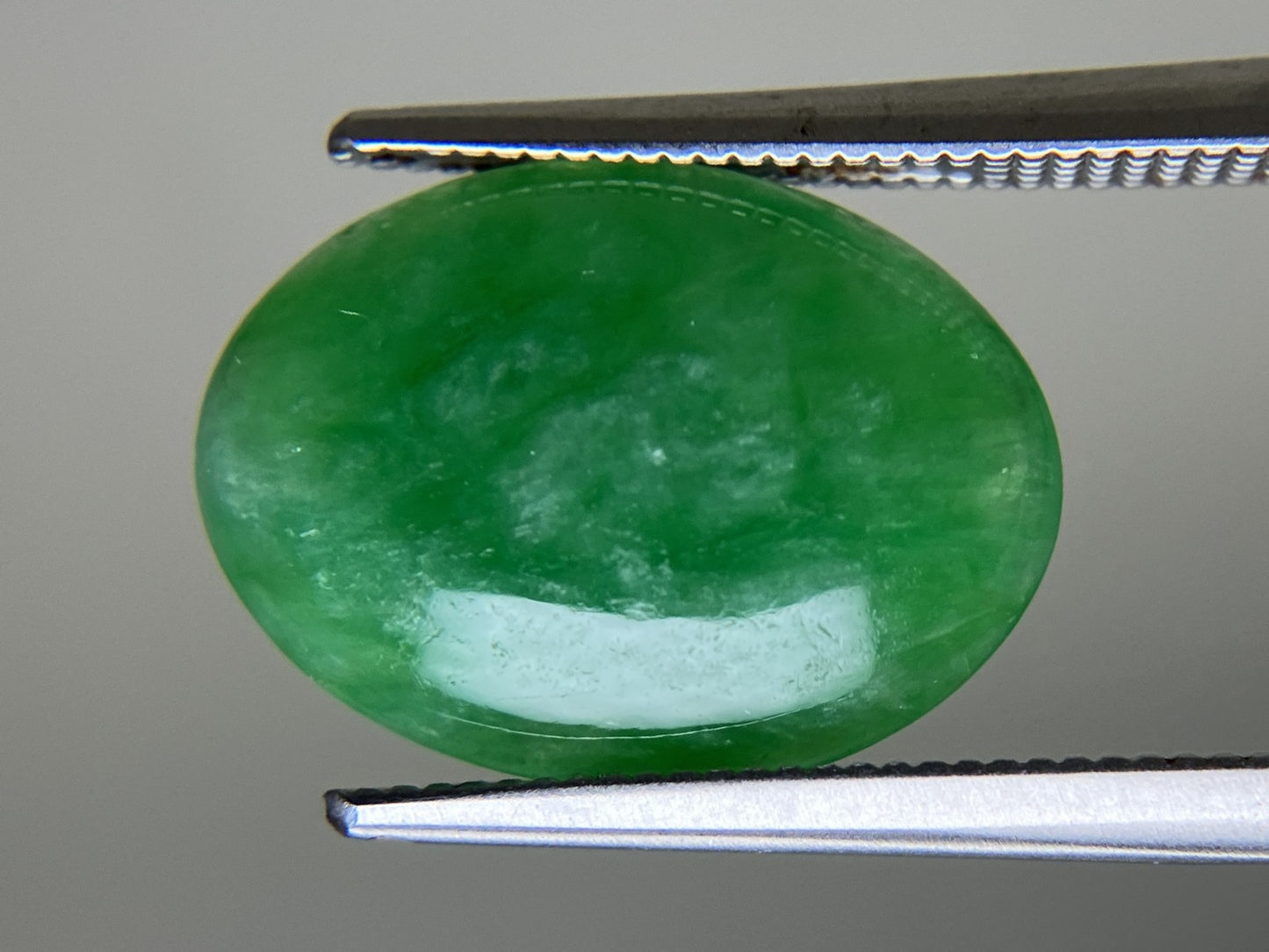 ヒスイ 翡翠 天然 4.857ct 宝石ソーティング付き 15.0㎜×11.1㎜×3.0㎜ ルース（ 裸石 ） 5292YY