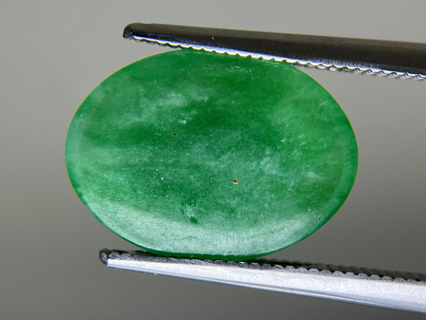 ヒスイ 翡翠 天然 4.857ct 宝石ソーティング付き 15.0㎜×11.1㎜×3.0㎜ ルース（ 裸石 ） 5292YY
