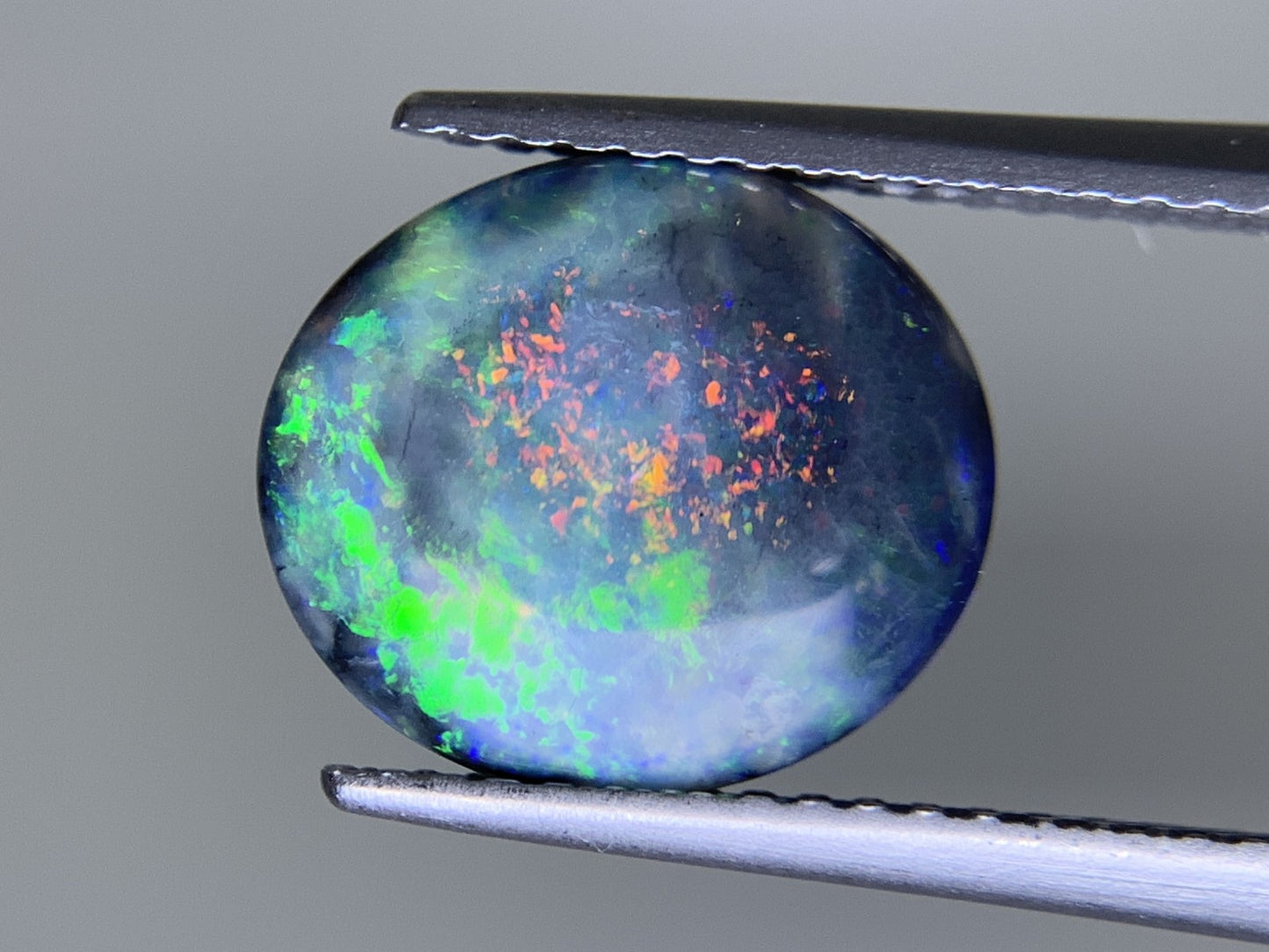 ブラックオパール 天然 1.968ct 中央宝石ソーティング付き 11.2㎜×9.9㎜×2.9㎜ ルース（ 裸石 ） 6304Y