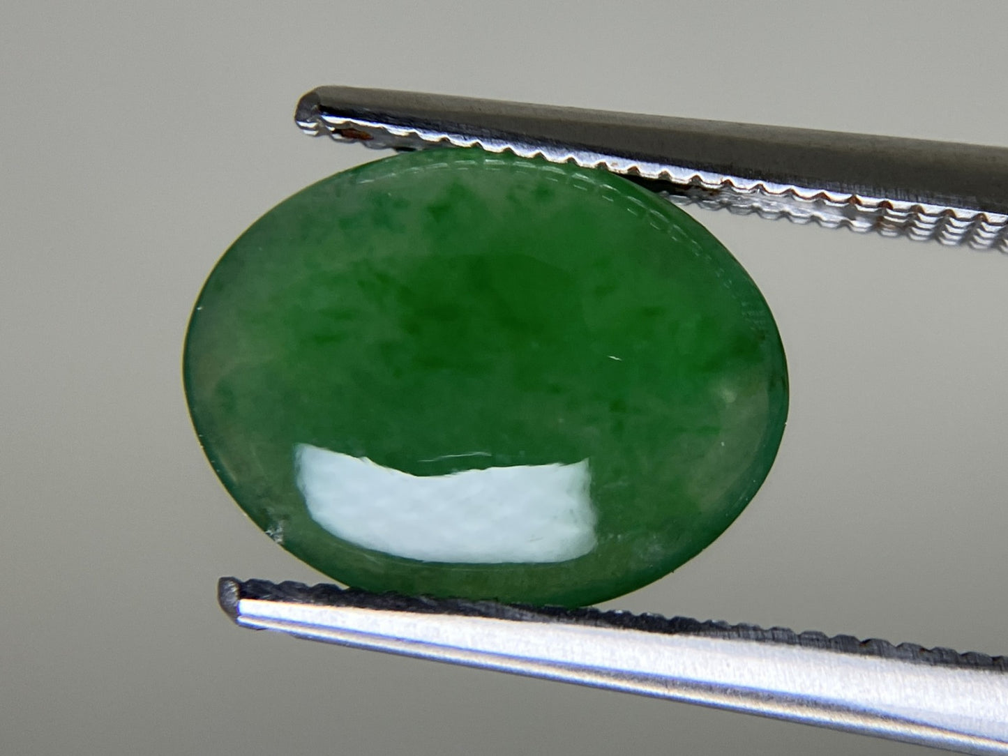 ヒスイ 翡翠 天然 2.560ct 宝石ソーティング付き 11.3㎜×8.9㎜×2.8㎜ ルース（ 裸石 ） 5304YY