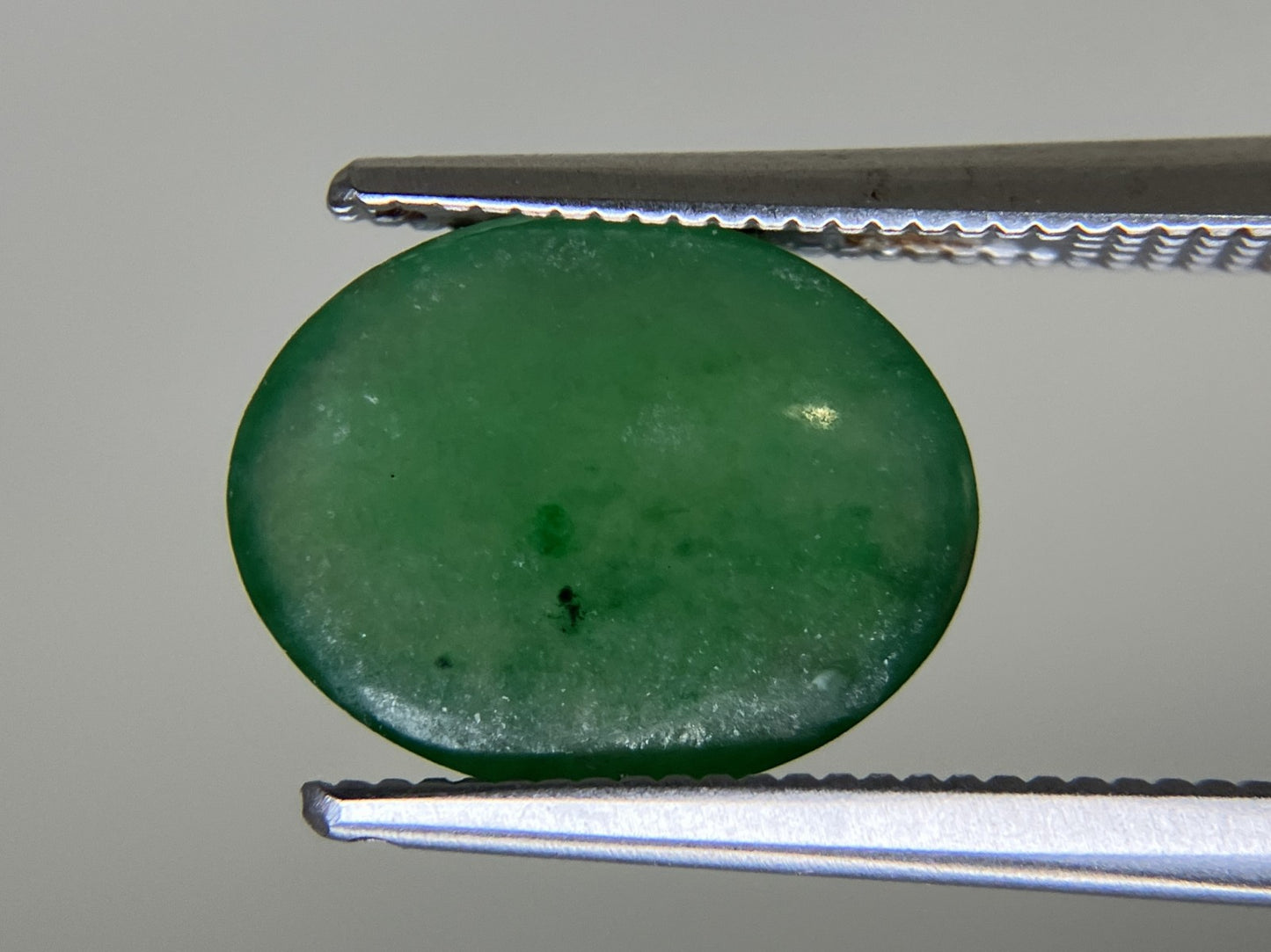 ヒスイ 翡翠 天然 2.560ct 宝石ソーティング付き 11.3㎜×8.9㎜×2.8㎜ ルース（ 裸石 ） 5304YY