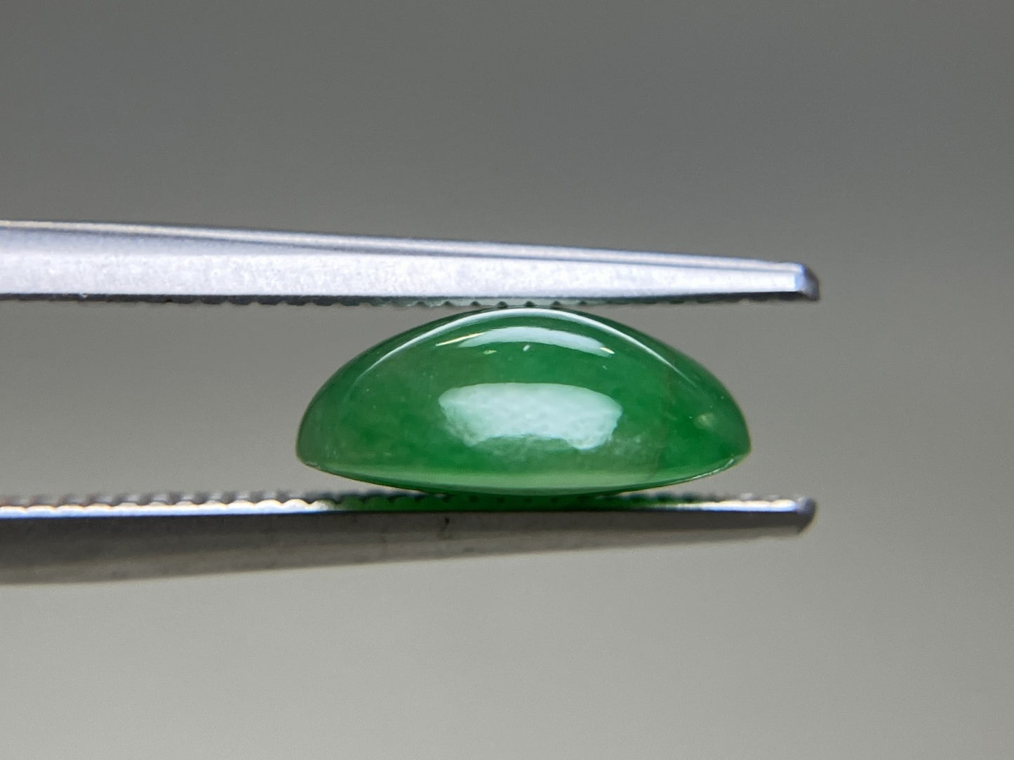 ヒスイ 翡翠  天然  2.912ct  宝石ソーティング付き  10.1㎜×8.1㎜×4.0㎜   ルース（ 裸石 ） 5284YY
