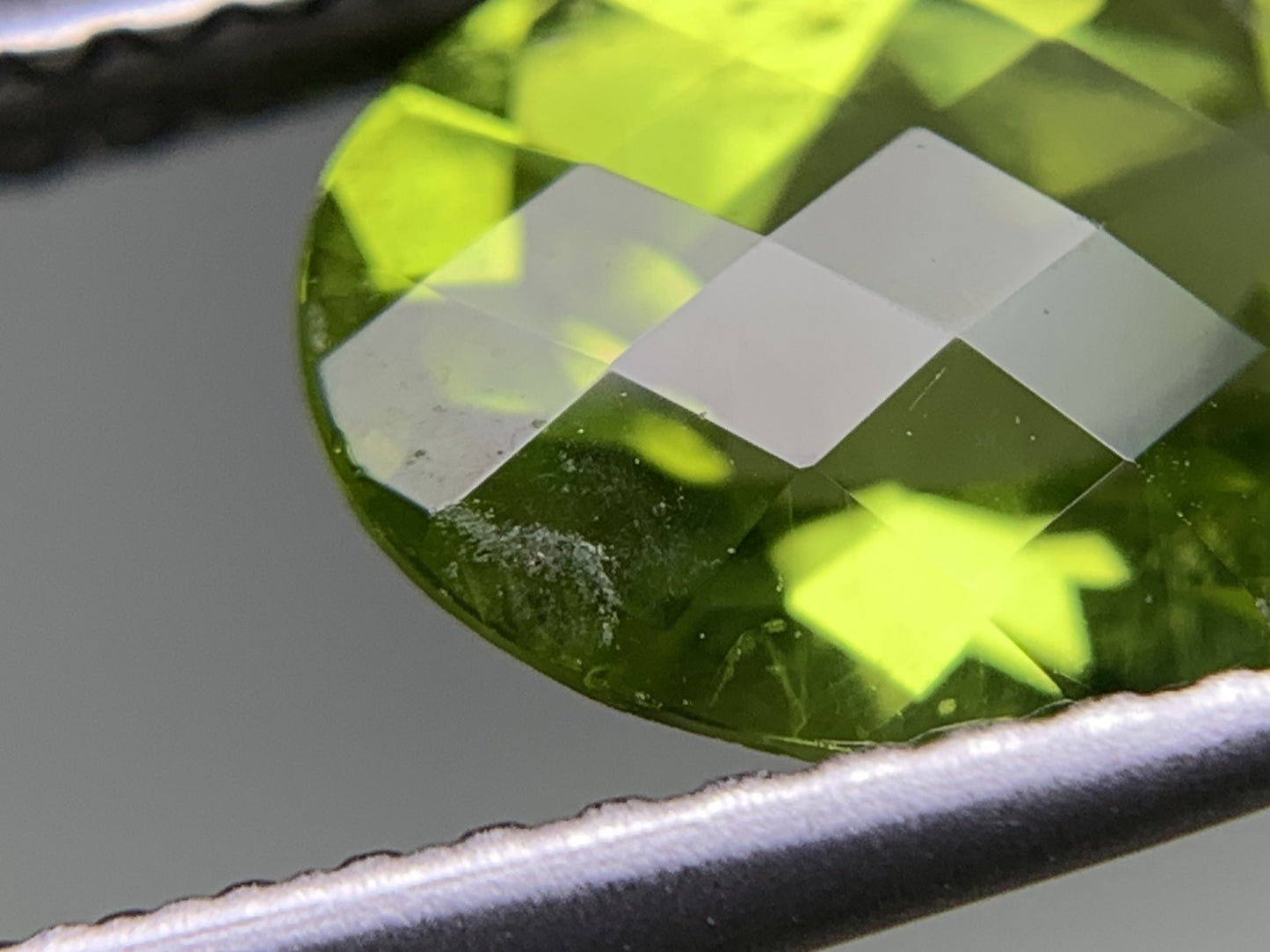 ペリドット 天然 1.623ct 宝石ソーティング付き 9.0㎜×6.9㎜×4.2㎜ ルース（ 裸石 ） 8314Y