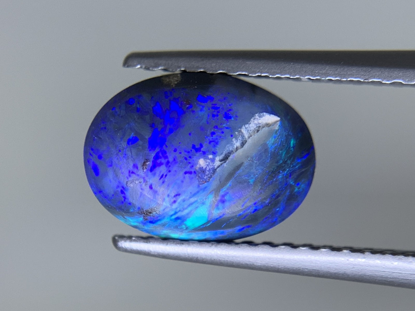 ブラックオパール 天然 2.085ct 中央宝石ソーティング付き 9.7㎜×7.2㎜×4.7㎜ ルース（ 裸石 ） 6183Y