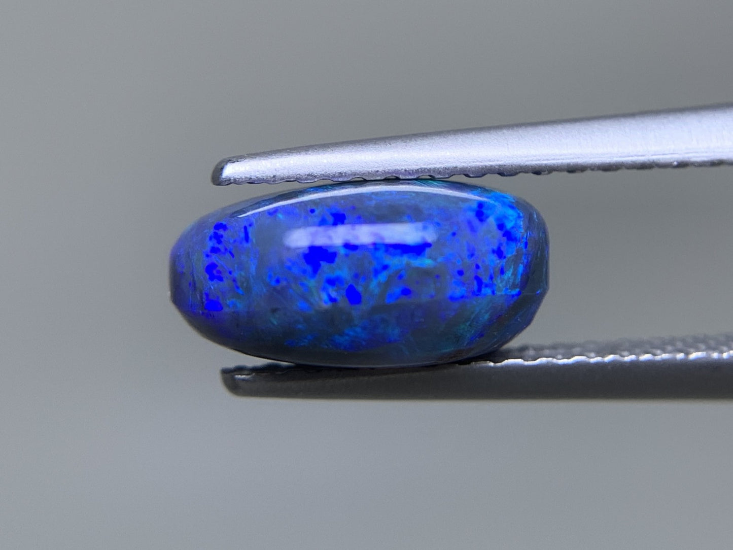ブラックオパール 天然 2.085ct 中央宝石ソーティング付き 9.7㎜×7.2㎜×4.7㎜ ルース（ 裸石 ） 6183Y