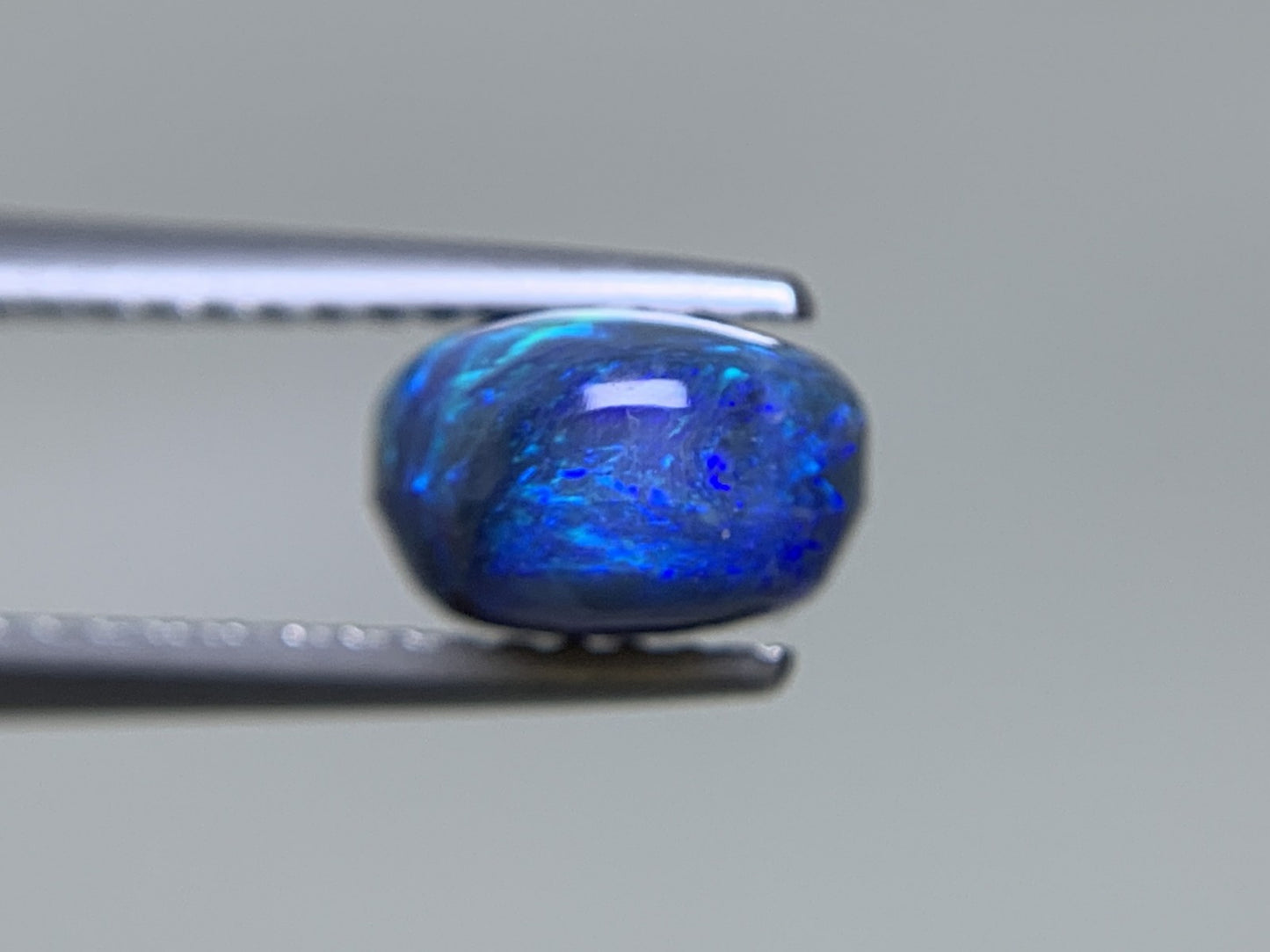 ブラックオパール 天然 2.085ct 中央宝石ソーティング付き 9.7㎜×7.2㎜×4.7㎜ ルース（ 裸石 ） 6183Y