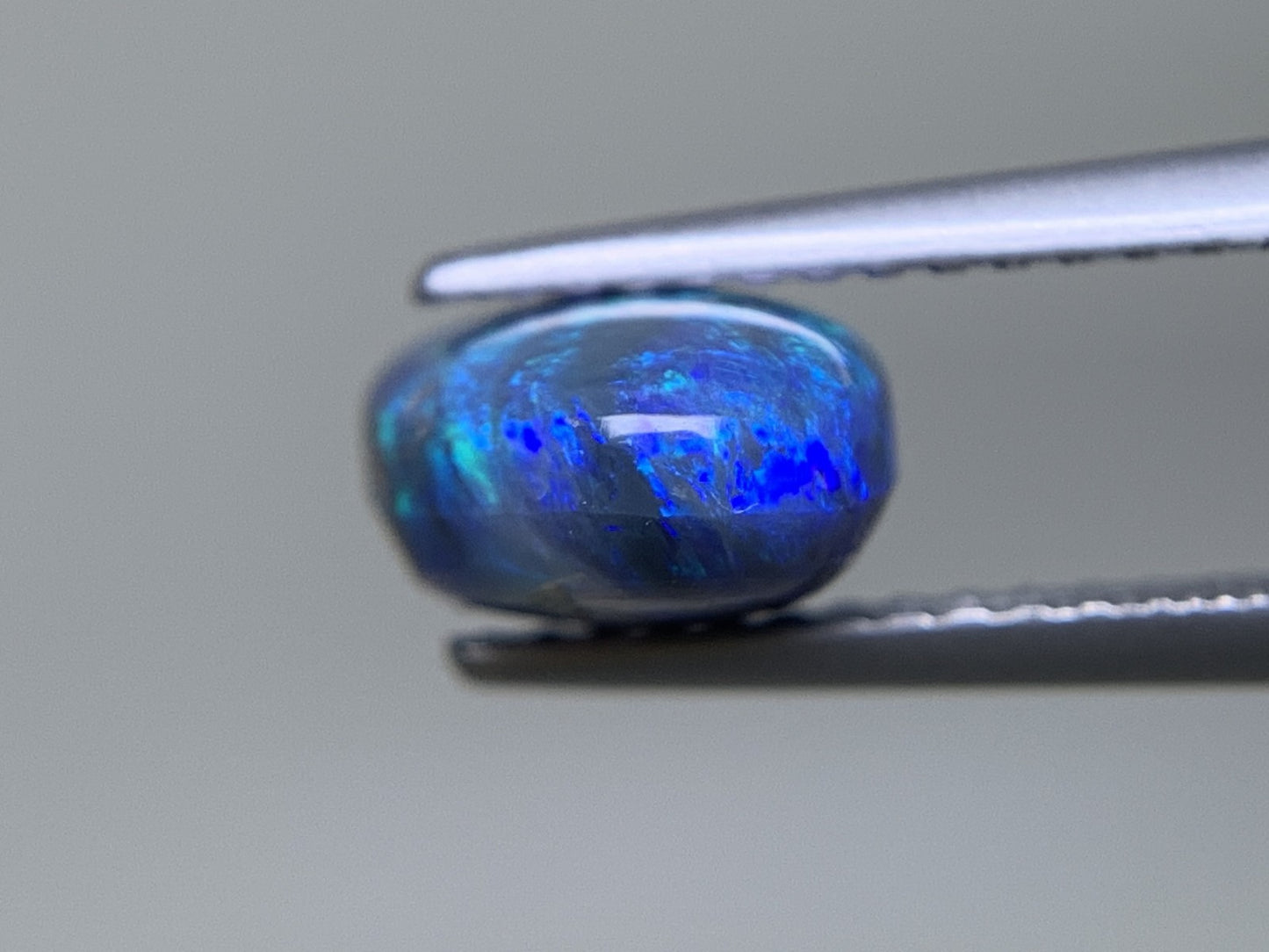 ブラックオパール 天然 2.085ct 中央宝石ソーティング付き 9.7㎜×7.2㎜×4.7㎜ ルース（ 裸石 ） 6183Y