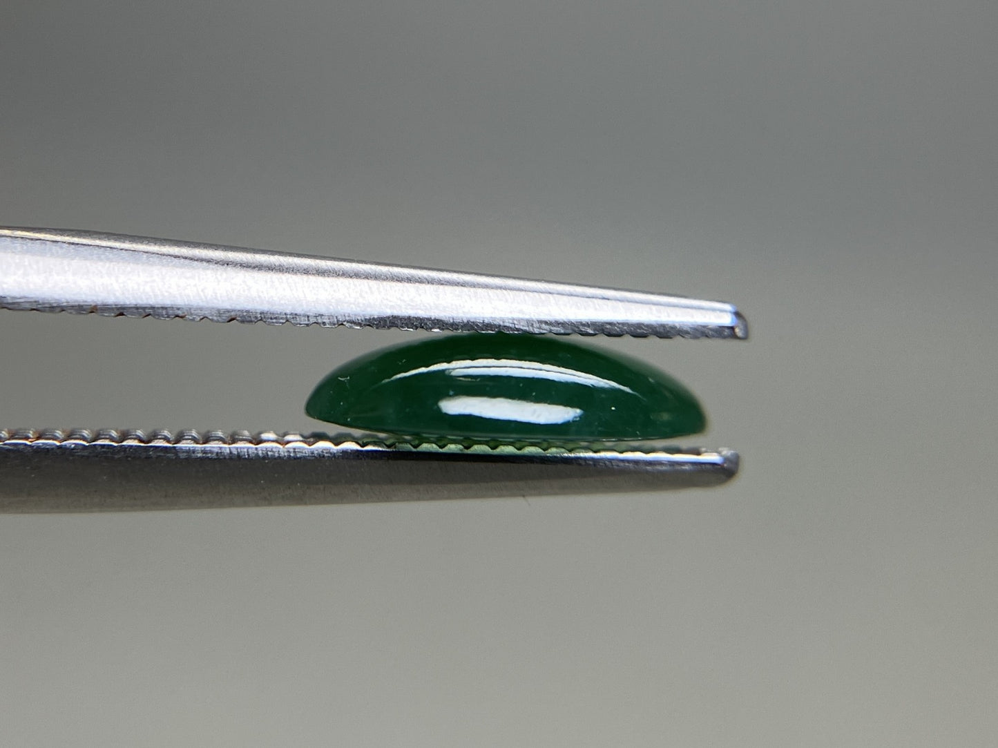 ヒスイ 翡翠 天然 1.774ct 宝石ソーティング付き 9.9㎜×7.8㎜×2.3㎜ ルース（ 裸石 ） 5289YY