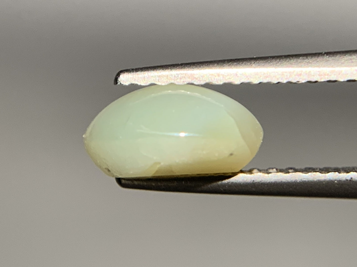 クリソベリルキャッツアイ 2.375ct 宝石ソーティング付き  8.3㎜×6.6㎜×4.1㎜  ルース（ 裸石 ） 3241Y