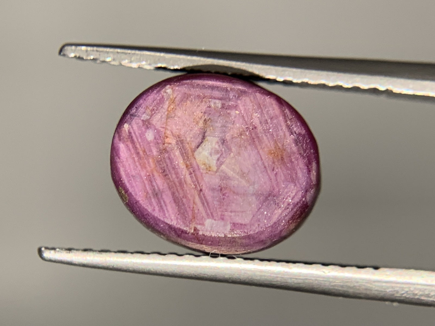 スタールビー 8.650ct 宝石ソーティング付き  10.7㎜×9.0㎜×7.1㎜  ルース（ 裸石 ） 3151Y