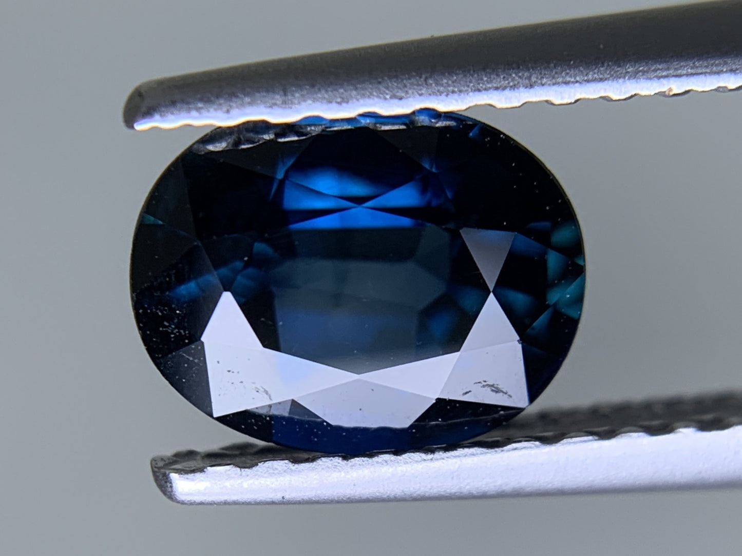 サファイア 天然 1.162ct 中央宝石ソーティング付き 7.03㎜×5.61㎜×3.40㎜ ルース（ 裸石 ） 5927Y